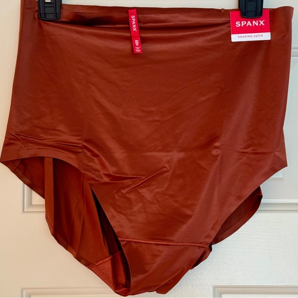 Spanx Shaping Satin Smooth - Women’s Brief in Burnt Rust - Size: 3X / 26 - NWT - Picture 4 of 5
